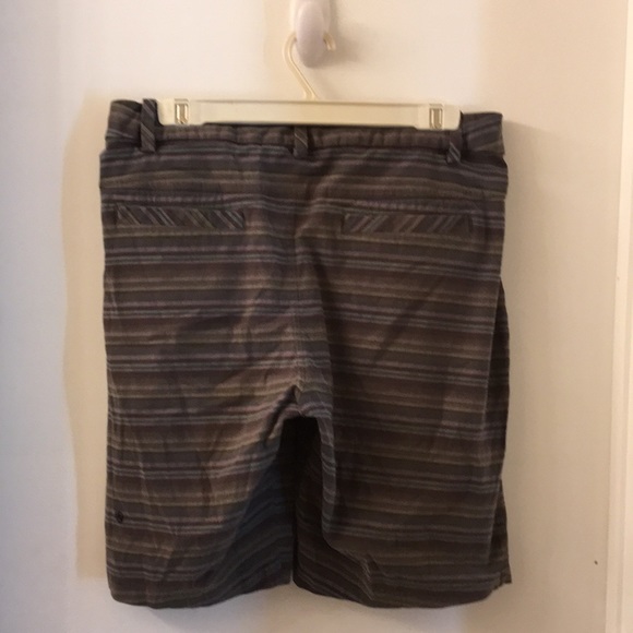 Lululemon - Picture 3 of 5